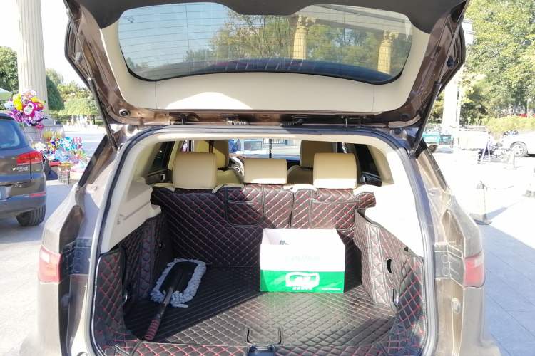 Used Zotye T700 2017 1.8T Dual-Clutch Luxury Model Trunk