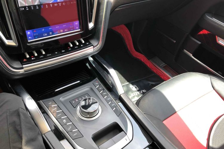 Used Zotye T700 2017 1.8T Dual-Clutch Luxury Model Interior 3