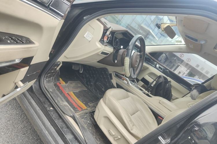 Used Zotye T700 2017 1.8T Dual-Clutch Luxury Model Driver Seat