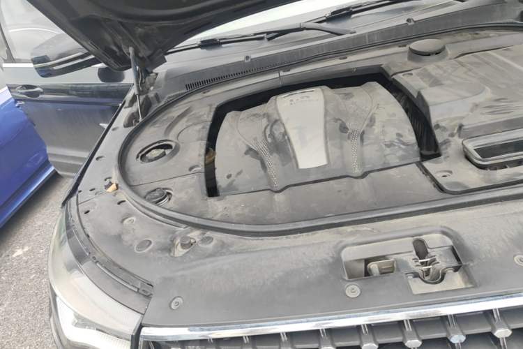 Used Zotye T700 2017 1.8T Dual-Clutch Luxury Model Engine Bay Right