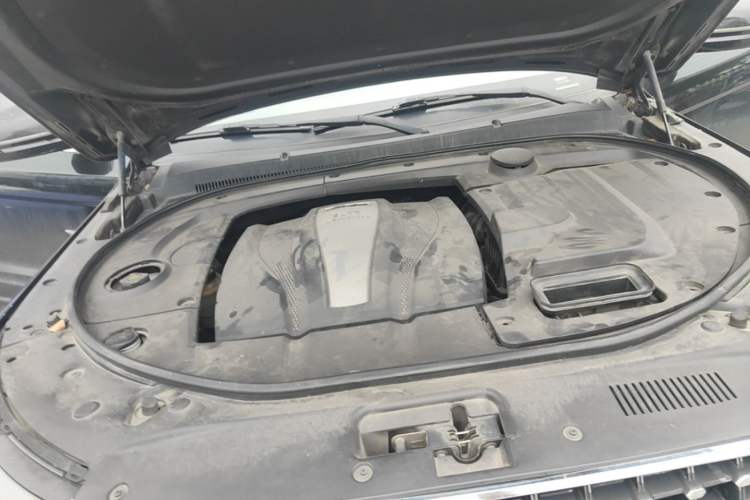 Used Zotye T700 2017 1.8T Dual-Clutch Luxury Model Engine Bay