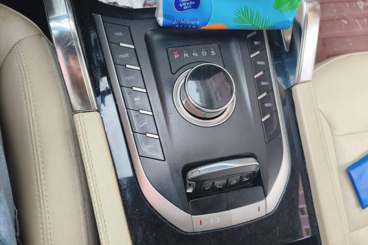 Used Zotye T700 2017 1.8T Dual-Clutch Prestige Model Gear Lever