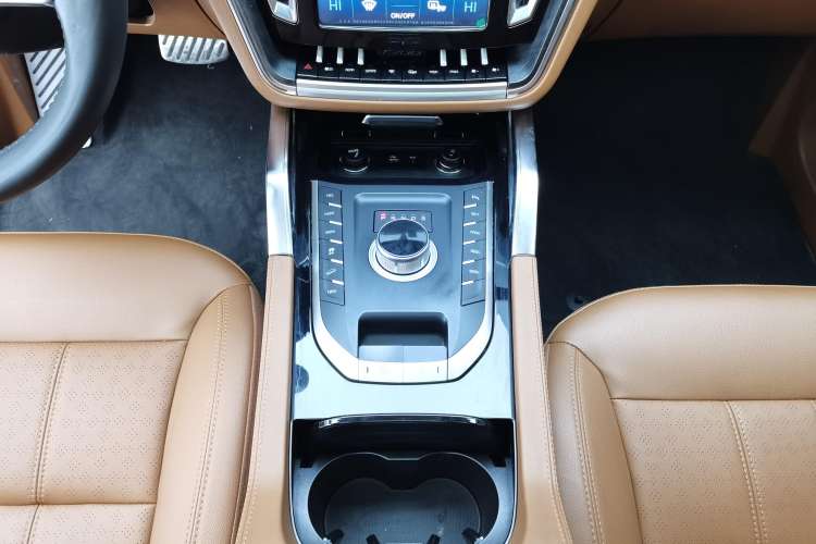 Used Zotye T700 2017 1.8T Dual-Clutch Prestige Model Gear Lever