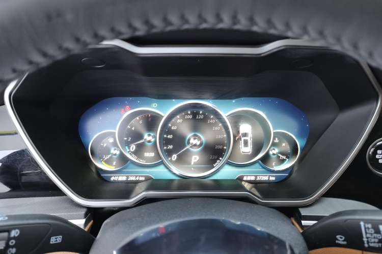 Used Zotye T700 2017 1.8T Dual-Clutch Prestige Model Instrument Cluster
