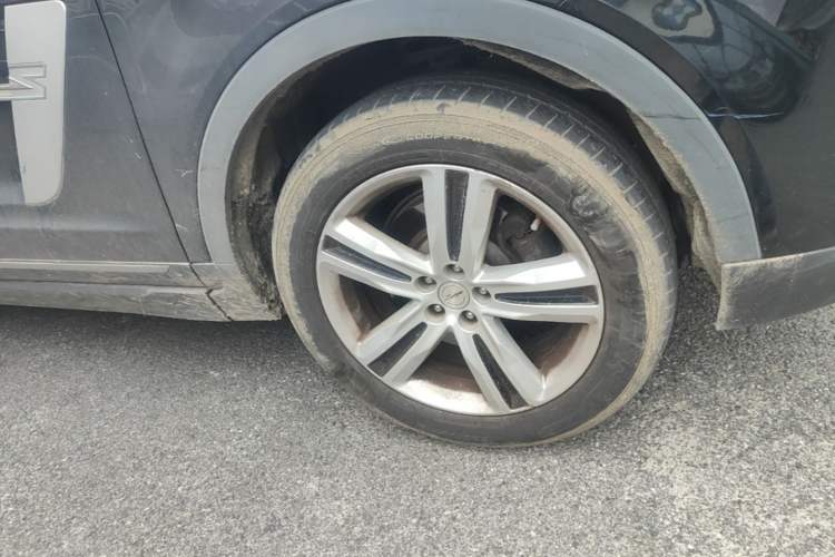 Used Zotye T700 2017 1.8T Dual-Clutch Luxury Model Right Front Wheel Hub