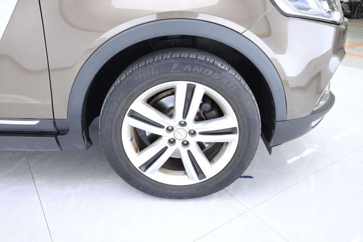 Used Zotye T700 2017 1.8T Dual-Clutch Prestige Model Right Rear Wheel Hub