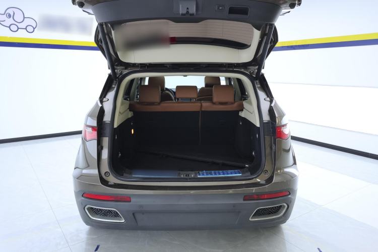 Used Zotye T700 2017 1.8T Dual-Clutch Prestige Model Trunk