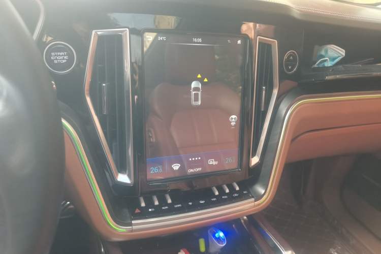 Used Zotye T700 2017 1.8T Dual-Clutch Luxury Model Audio And AC Panel