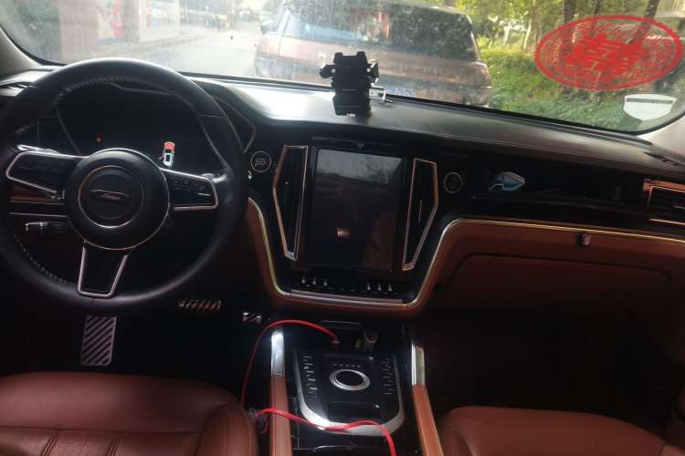 Used Zotye T700 2017 1.8T Dual-Clutch Luxury Model Center Console