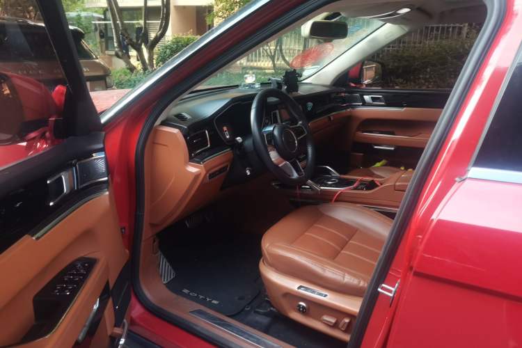 Used Zotye T700 2017 1.8T Dual-Clutch Luxury Model Driver Seat