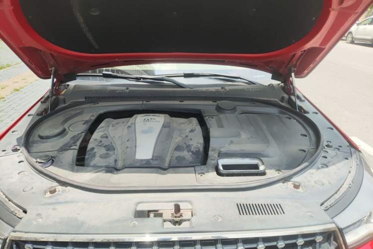 Used Zotye T700 2017 1.8T Dual-Clutch Luxury Model Engine Bay