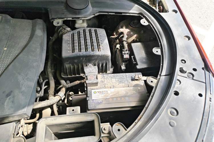 Used Zotye T700 2017 1.8T Dual-Clutch Flagship Model Engine Bay Left