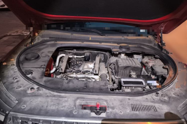 Used Zotye T700 2017 1.8T Dual-Clutch Prestige New Year Edition Engine Bay
