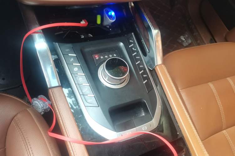 Used Zotye T700 2017 1.8T Dual-Clutch Luxury Model Gear Lever