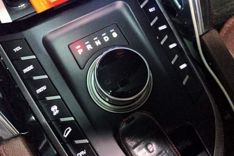 Used Zotye T700 2017 1.8T Dual-Clutch Luxury Model Gear Lever
