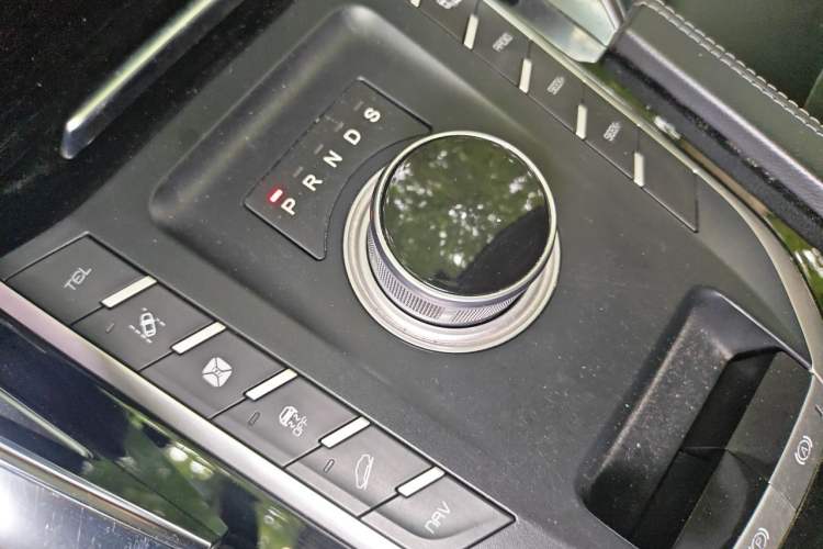 Used Zotye T700 2017 1.8T Dual-Clutch Flagship Model Gear Lever