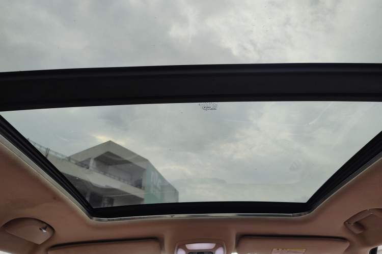 Used Zotye T700 2017 1.8T Dual-Clutch Prestige Model Headliner