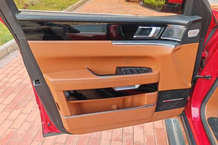 Used Zotye T700 2017 2.0T Automatic Prestige Edition Interior 1