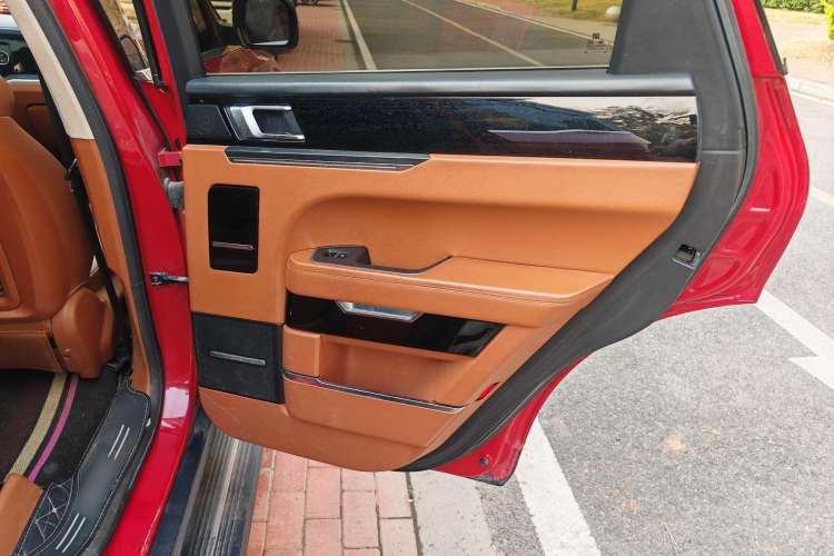 Used Zotye T700 2017 2.0T Automatic Prestige Edition Interior 3