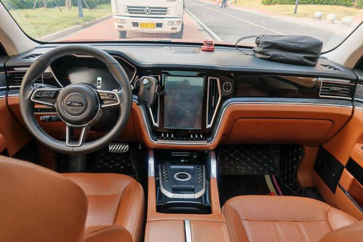 Used Zotye T700 2017 2.0T Automatic Prestige Edition Interior 5