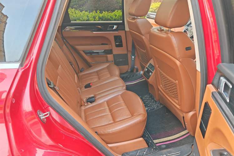 Used Zotye T700 2017 2.0T Automatic Prestige Edition Interior 8