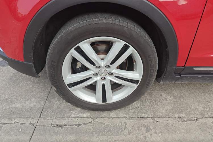 Used Zotye T700 2017 1.8T Dual-Clutch Flagship Model Left Front Wheel Hub