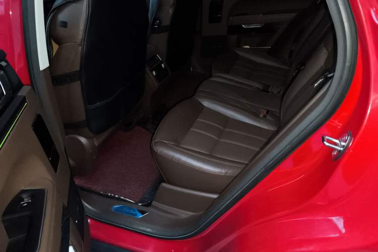 Used Zotye T700 2017 1.8T Dual-Clutch Prestige New Year Edition Left Rear Seat