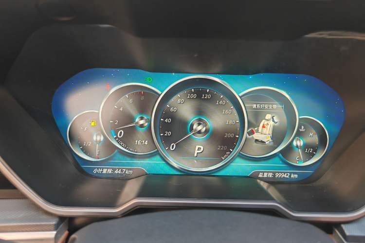 Used Zotye T700 2017 2.0T Automatic Prestige Edition Odometer Close Up