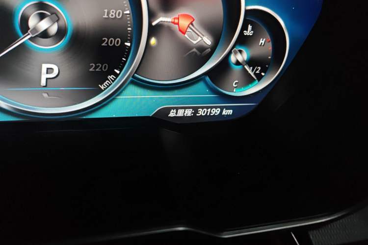 Used Zotye T700 2017 1.8T Dual-Clutch Prestige Model Odometer Close Up
