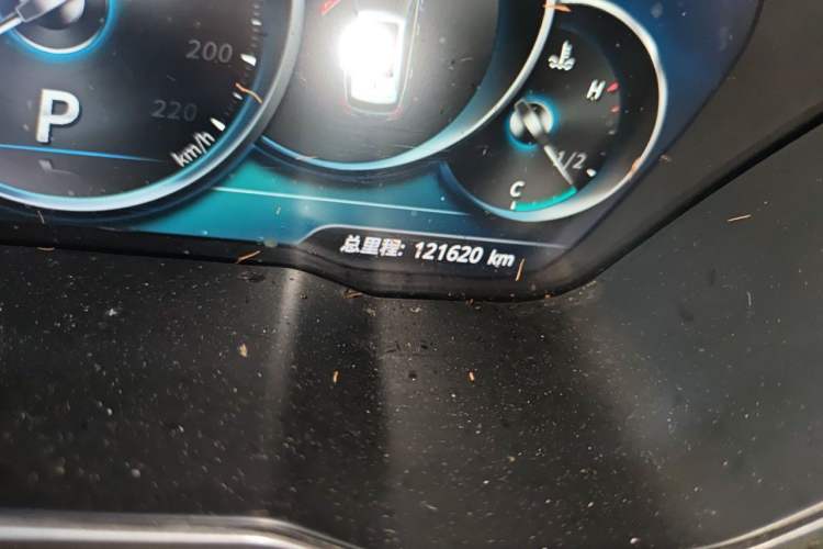Used Zotye T700 2017 1.8T Dual-Clutch Prestige Model Odometer Close Up