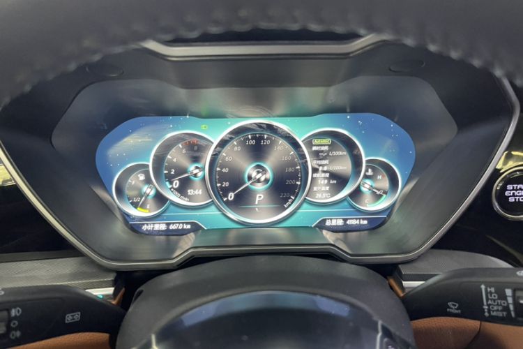 Used Zotye T700 2017 1.8T Dual-Clutch Prestige Model Odometer Close Up
