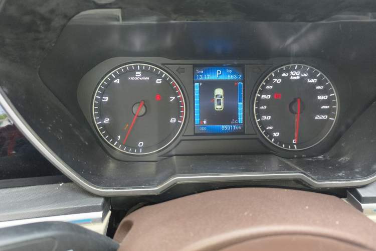 Used Zotye T700 2017 1.8T Dual-Clutch Luxury Model Odometer Close Up