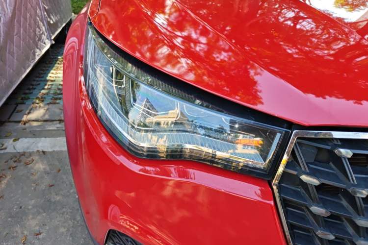Used Zotye T700 2017 1.8T Dual-Clutch Prestige Model Right Front Headlight
