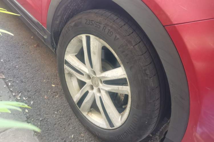 Used Zotye T700 2017 1.8T Dual-Clutch Luxury Model Right Front Wheel Hub