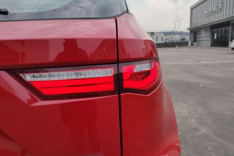 Used Zotye T700 2017 1.8T Dual-Clutch Prestige Model Right Rear Taillight