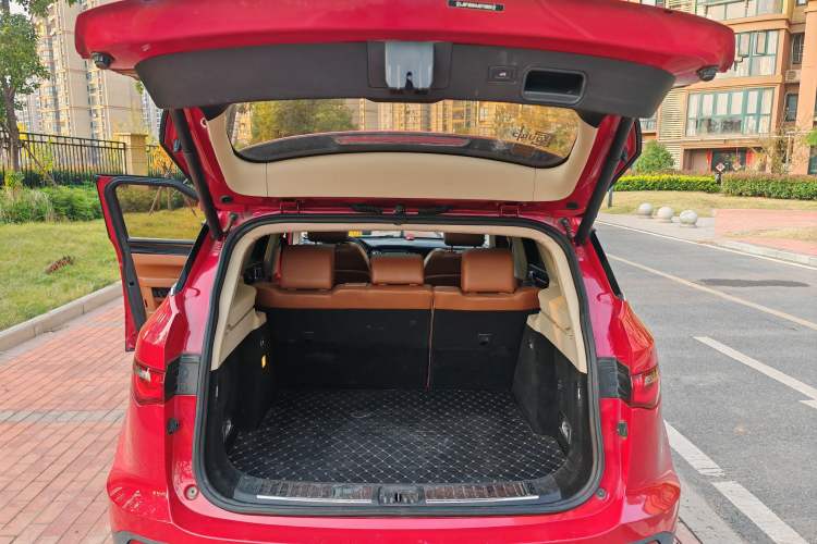 Used Zotye T700 2017 2.0T Automatic Prestige Edition Trunk