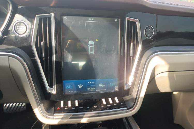 Used Zotye T700 2017 1.8T Dual-Clutch Prestige Model Audio And AC Panel