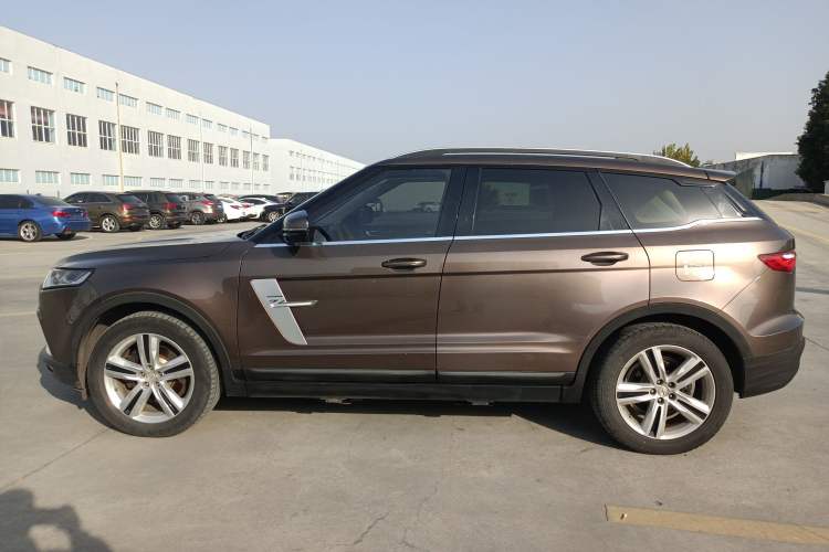 Used Zotye T700 2017 1.8T Dual-Clutch Prestige Model Left Side