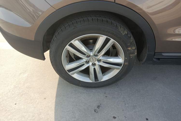 Used Zotye T700 2017 1.8T Dual-Clutch Prestige Model Right Rear Wheel Hub