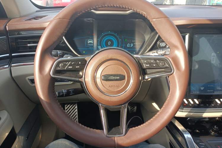 Used Zotye T700 2017 1.8T Dual-Clutch Prestige Model Steering Wheel