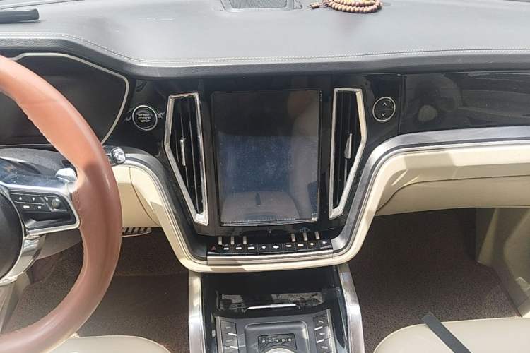 Used Zotye T700 2017 1.8T Dual-Clutch Prestige Model Audio And AC Panel
