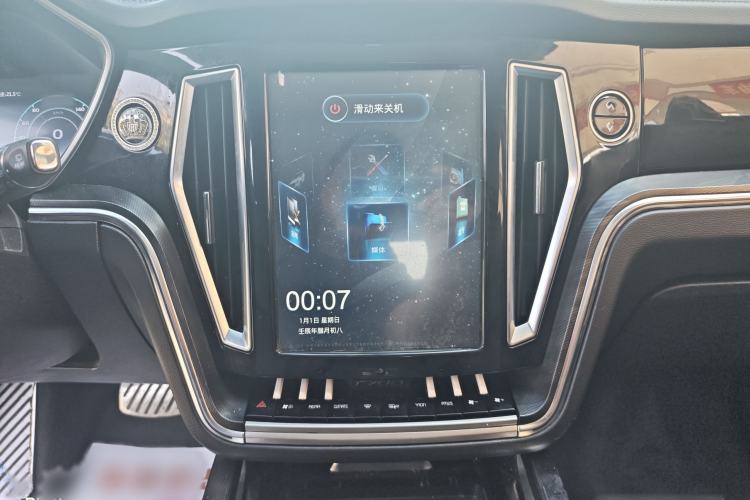 Used Zotye T700 2017 1.8T Dual-Clutch Prestige Model Audio And AC Panel