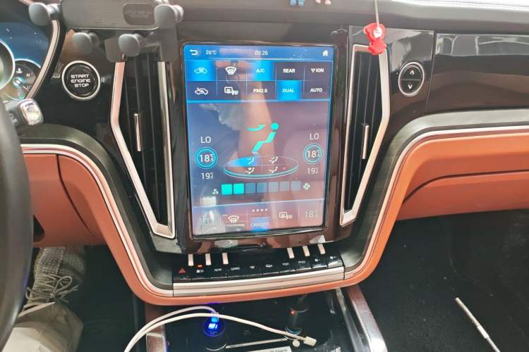 Used Zotye T700 2017 1.8T Dual-Clutch Prestige Model Audio And AC Panel