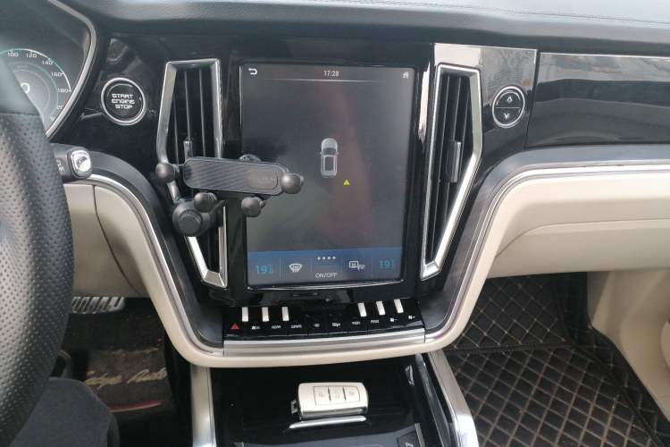 Used Zotye T700 2017 1.8T Dual-Clutch Prestige Model Audio And AC Panel