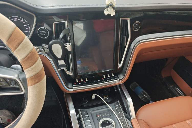 Used Zotye T700 2017 1.8T Dual-Clutch Luxury Model Audio And AC Panel