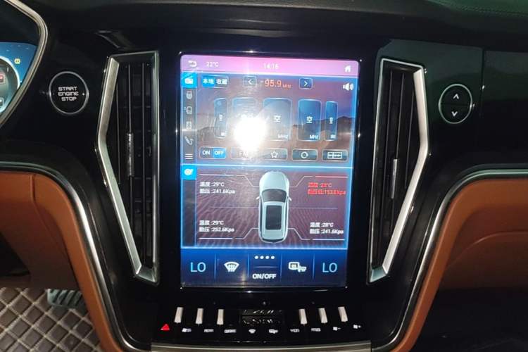 Used Zotye T700 2017 1.8T Dual-Clutch Prestige Model Audio And AC Panel