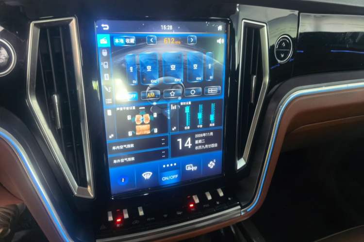 Used Zotye T700 2017 1.8T Dual-Clutch Luxury Model Audio And AC Panel