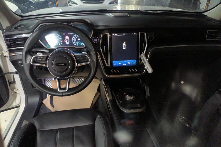 Used Zotye T700 2017 1.8T Dual-Clutch Flagship Model Center Console