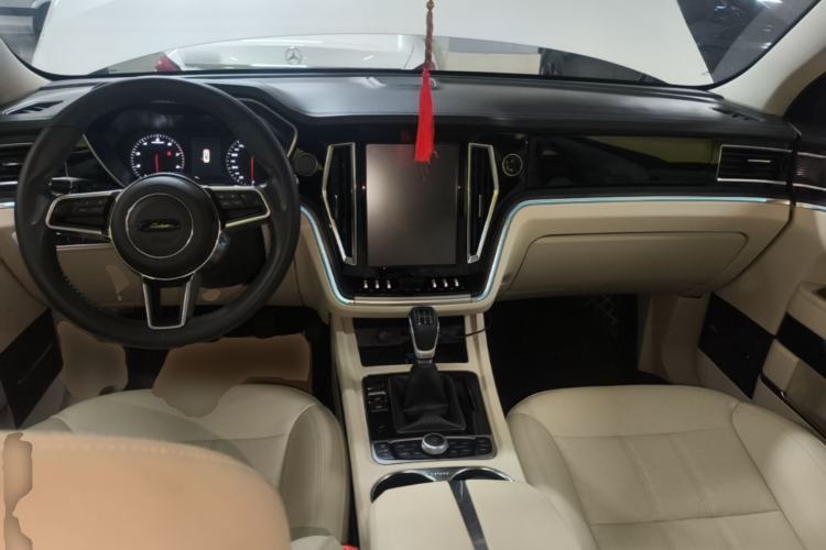 Used Zotye T700 2017 1.8T Manual Luxury Model Center Console