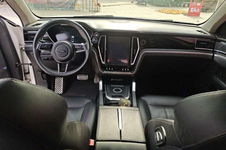 Used Zotye T700 2017 1.8T Dual-Clutch Flagship Model Center Console